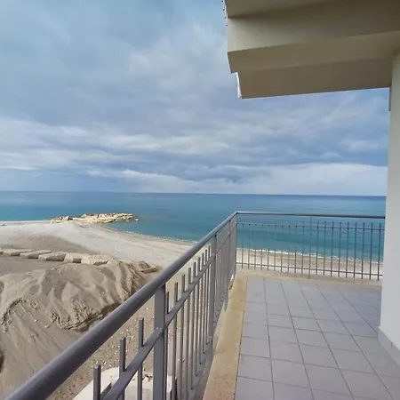 Apartment Unmarefuori - A 10mt Dalla Con Accesso Diretto E Parcheggio Gratuito